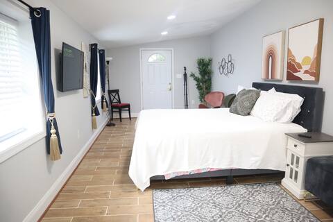Guest suite in Hillandale