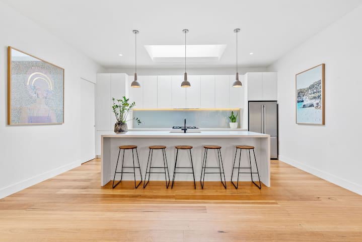 Coastal Opulence gallery image 4