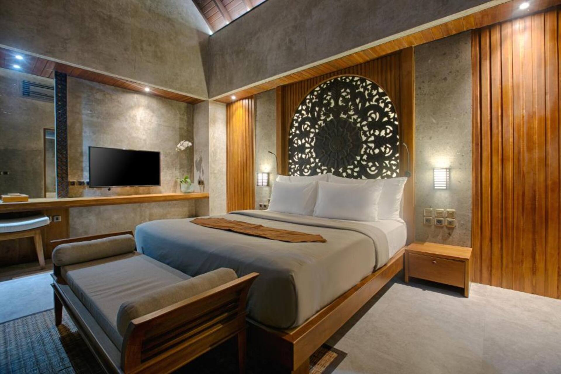 Tropical Balinese Plunge 1 Bedroom Private Villa in Nusa Dua 2