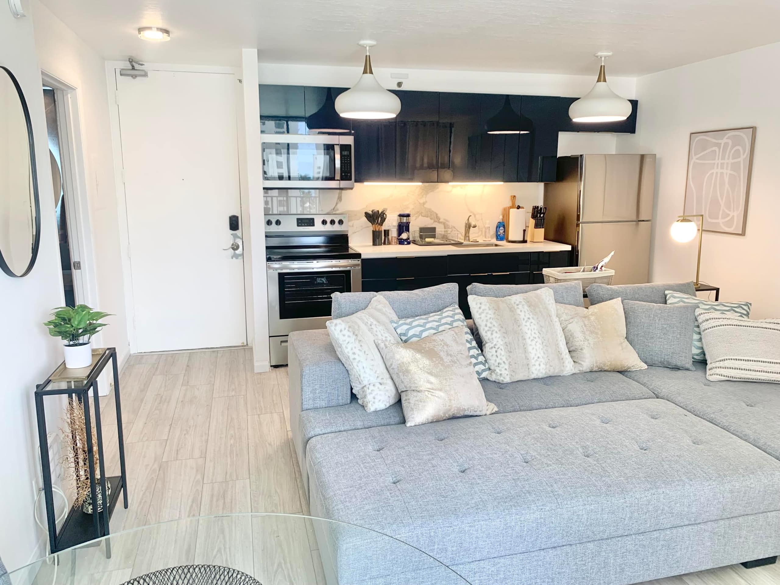 Condo in Honolulu · ★4.76 · 1 bedroom · 3 beds · 1 private bath - Image 1