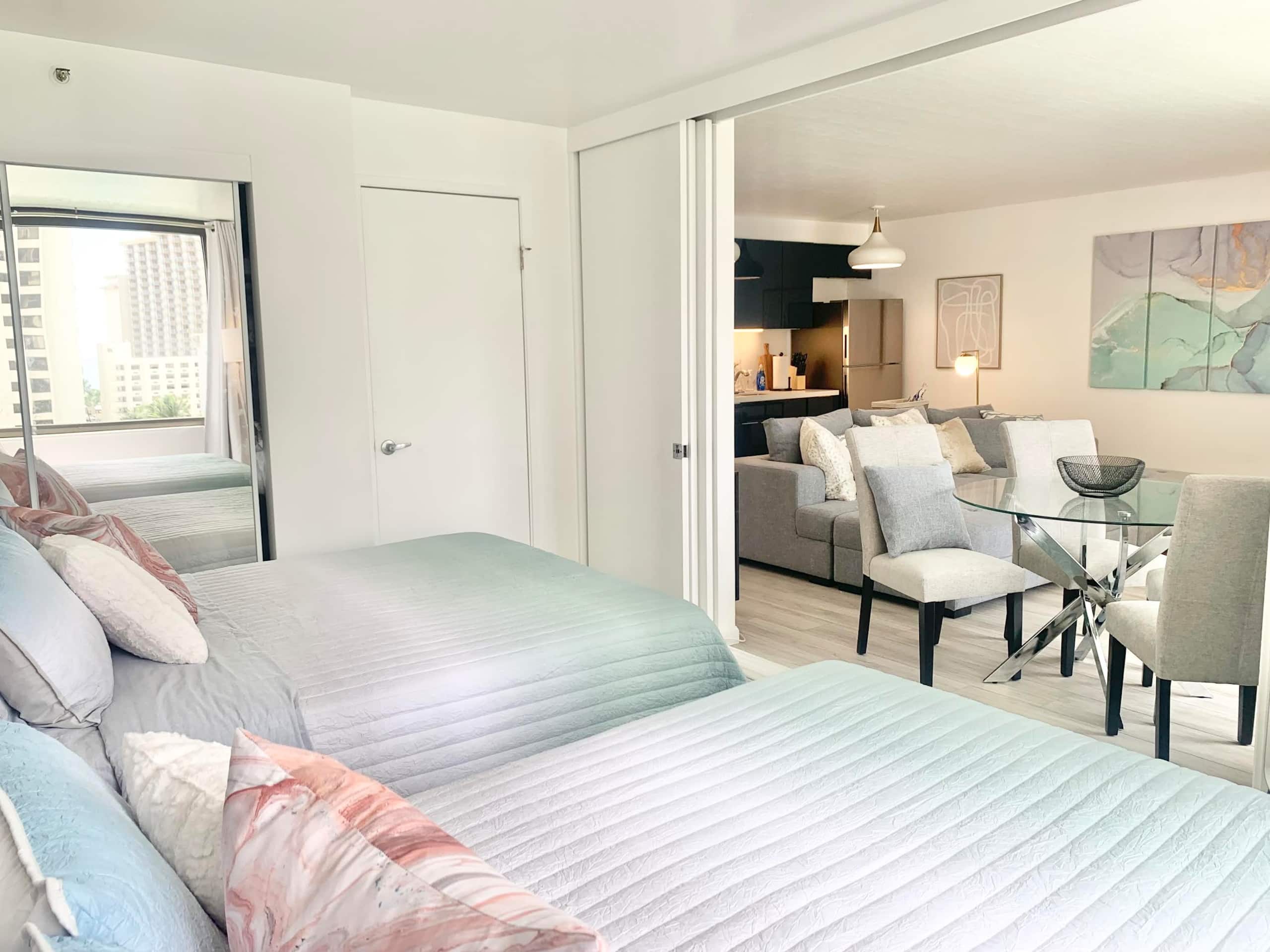 Condo in Honolulu · ★4.76 · 1 bedroom · 3 beds · 1 private bath - Image 2