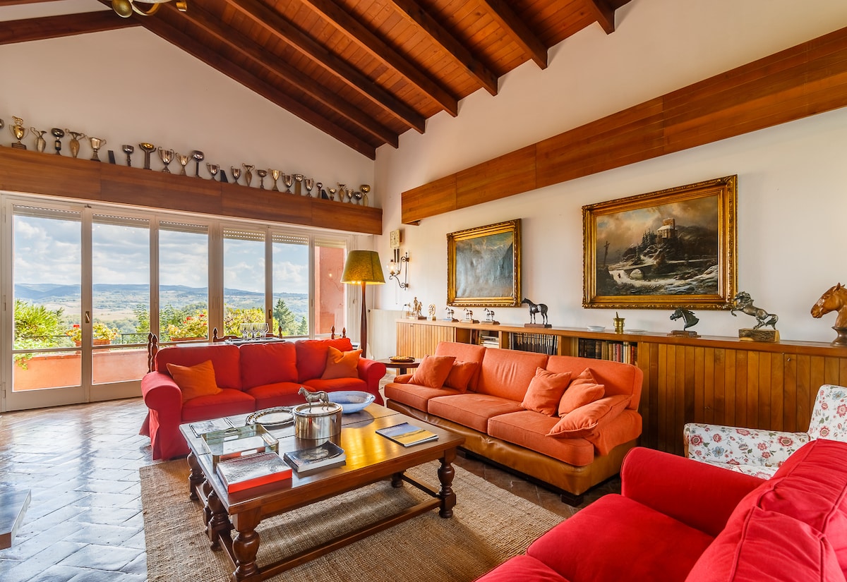 Top Airbnb: Private Villa with semi-Olympic pool and Tennis in Montaione