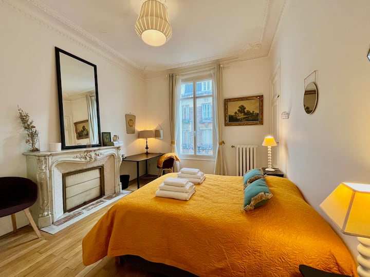 La seconda suite al primo piano dell'Hôtel Particulier des Anges a Reims vicino alla Conciergerie Des Sacres