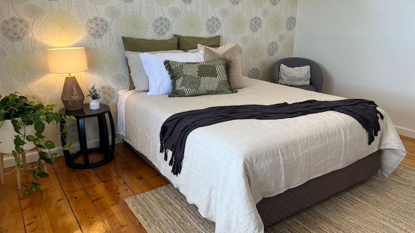 Central 3-bedroom cottage