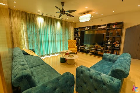 Eclectic 2BHK Luxury within a Golfing Paradise