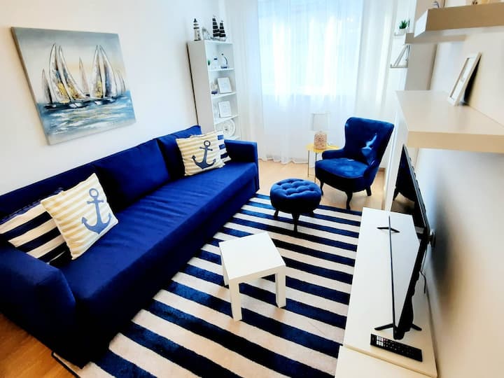 Lovely Nautical Apartment in Varna Centre
