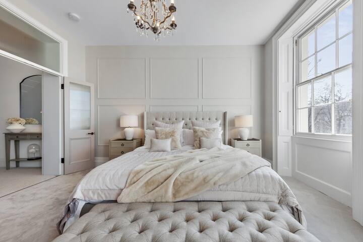 Large 4 Bedroom Flat w Amazing Roof Terrace! gallery image 5