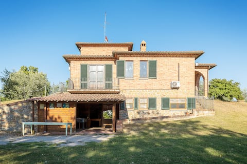Villa Verde - surrounded by Tuscan countryside