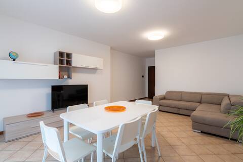 Mizar*Q-Ampio apartment with free parking