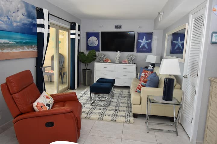 Spectacular Views! 1bd Sleeps 4 Inverness 703 - South Padre Island