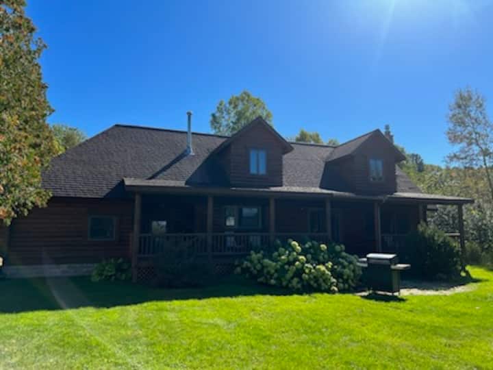 Vista Grand Lodge on Munising Bay