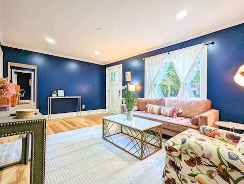 Popular Airbnb listing: Vibrant 3BR Haven in Noda - Colorful & Bright! in Plaza Shamrock
