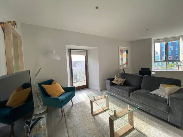 Beautiful and spacious private room in shared flat Apartments for