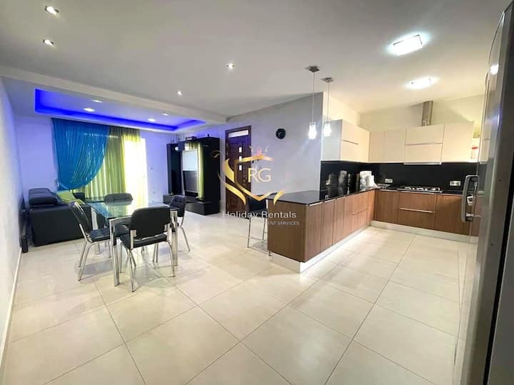 MXK1642 Modern 2 bed APT in picturesque Marsaxlokk Apartments for