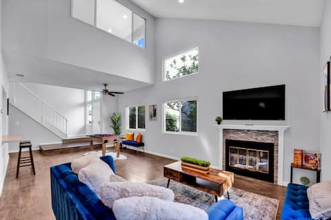 King Bed | Private Yard | Wi-Fi | Garage