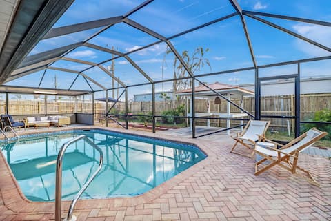 3BR Home w/ Private Pool in Central Fort Myers
