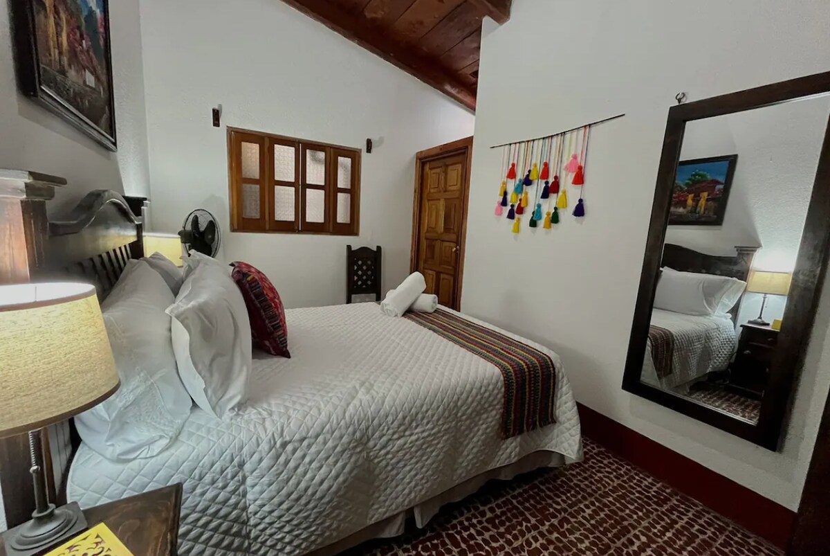 3rd Bedroom
/
3rd Bedroom