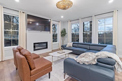 Top Airbnb: Oakley Gold Std|New Build|4 King En-Suites|Garage in Oakley