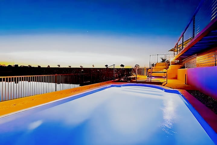 Gecko – On the Marina with Pool & Private Jetty