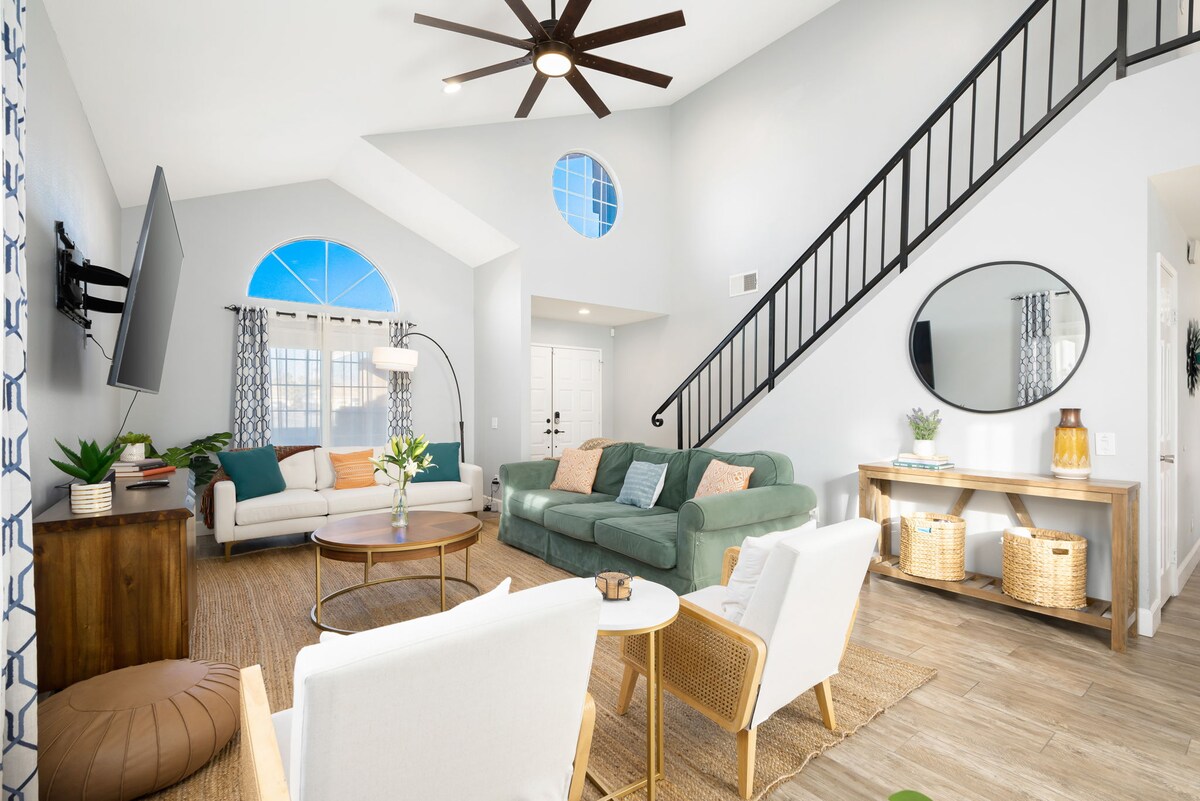 Top performing Airbnb: Stylish 4BR Desert Retreat | Pool Hot Tub Games in La Quinta