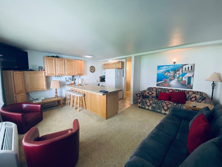 159 Condo near pool & nearby Amp shuttle Condominiums for Rent