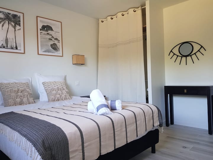 Schlafzimmer 1