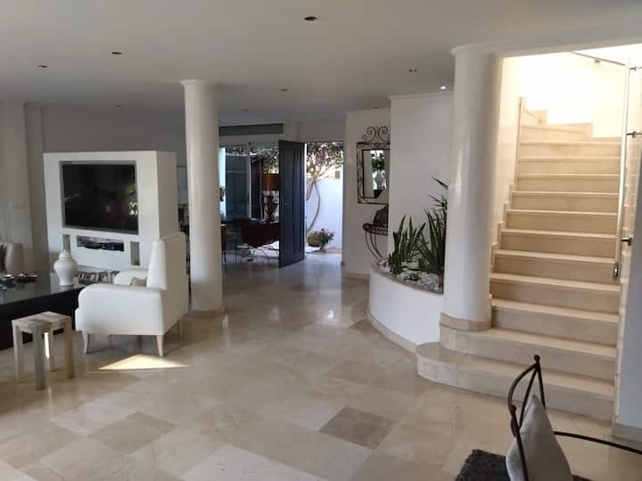 Villa Avec Piscine Chauffée. Inclus Gouvernante - Agadir