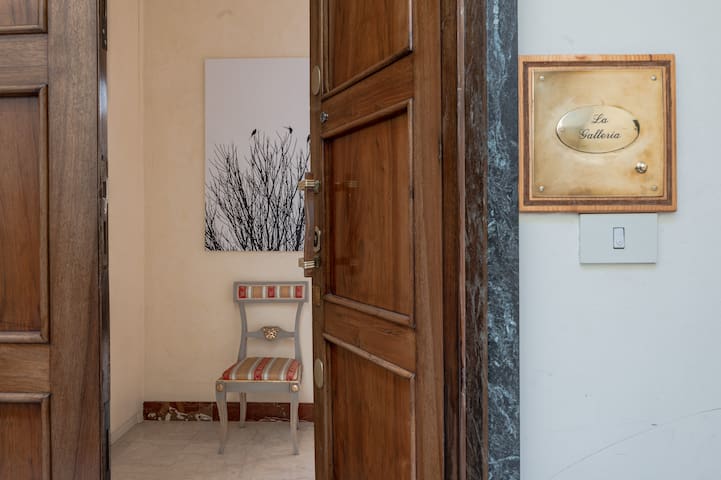 Art Gallery – Timeless beauty with marble accents