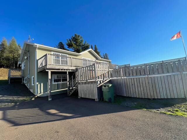 Beautiful 4-Bedroom home with pool. gallery image 4