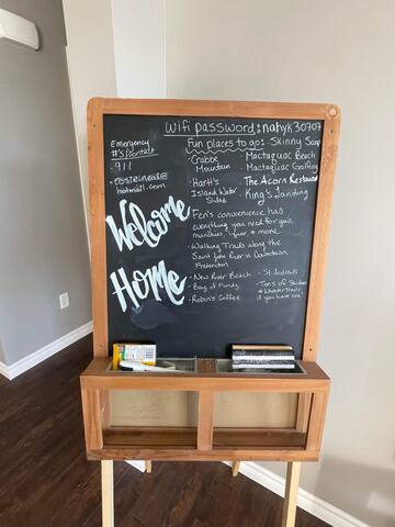 Beautiful 4-Bedroom home with pool. gallery image 2