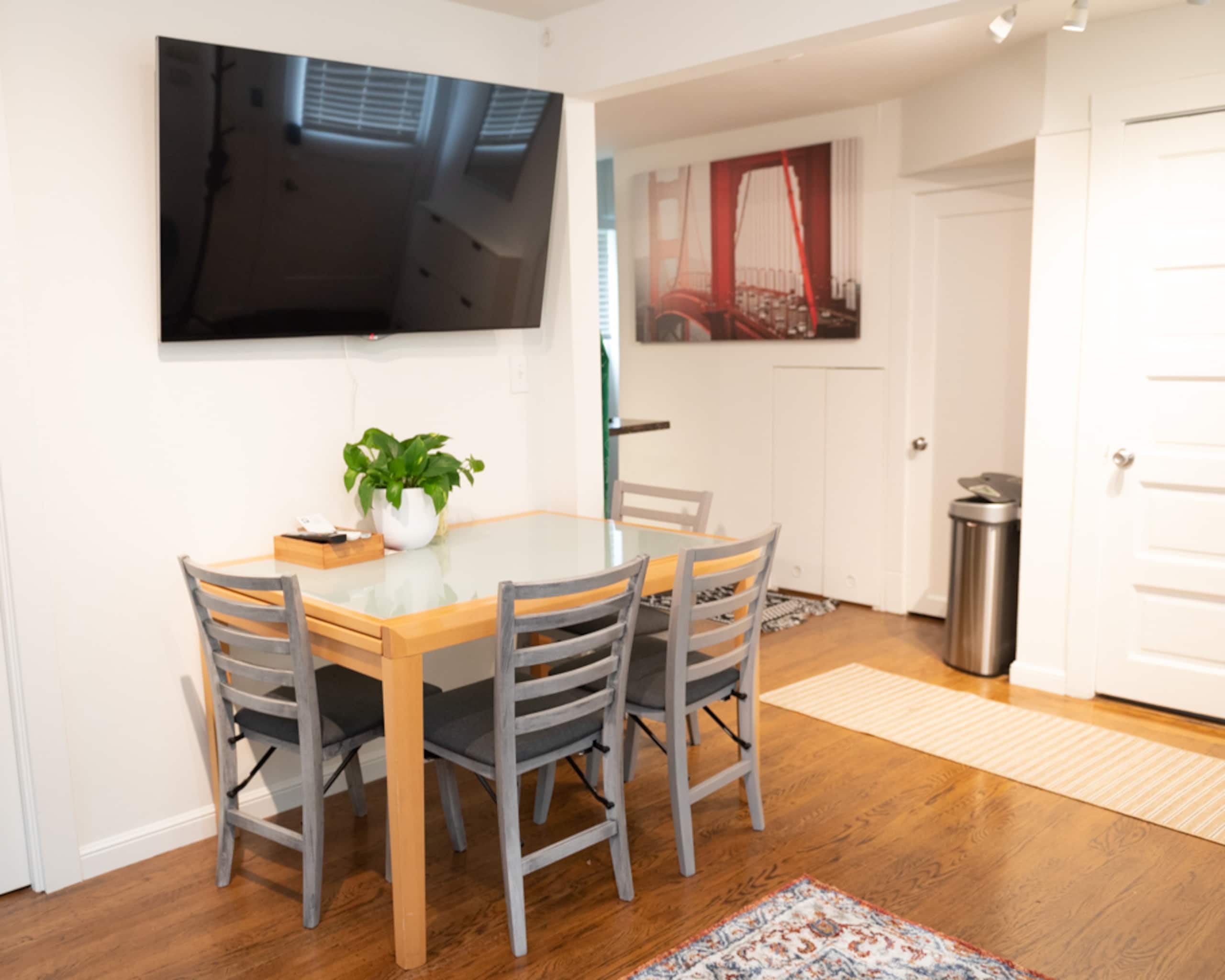 Guesthouse in San Francisco · ★4.95 · 2 bedrooms · 3 beds · 1 bath - Image 8
