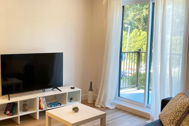 Condo Neuf Meublé En Plein Cœur De Chambly - Chambly