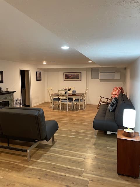 Hannah's House Basement Apartment