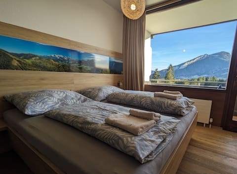Apartment with balcony and mountain view in Goisern