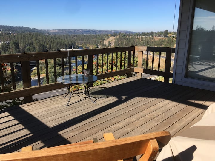 Great Views And Location, 2 Bedroom, 2.5 Bath - Spokane, WA