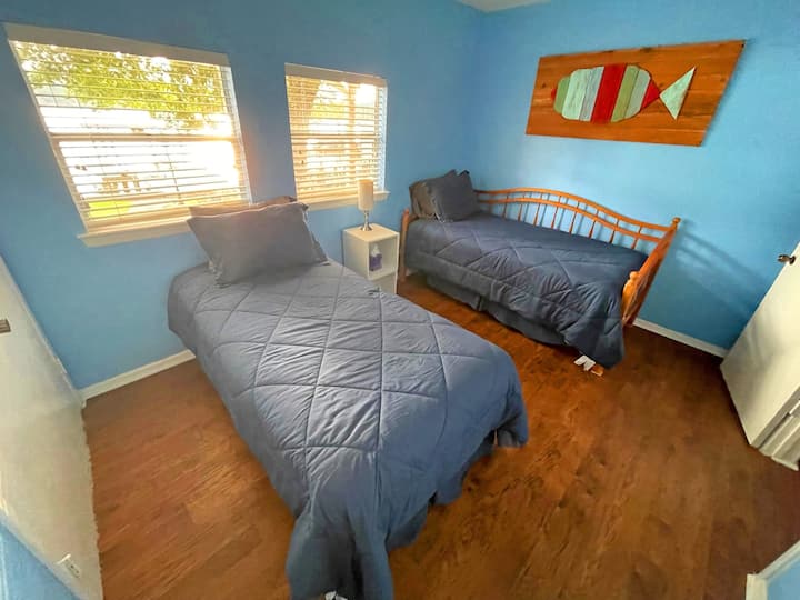Second bedroom with 2 twin beds.