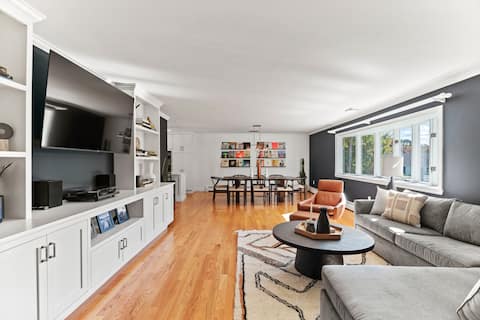 Top Airbnb: WALK to the Beach + FirePit, Bikes - Modern House in West Yarmouth