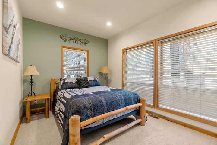 Спалня 2, двойно легло с регулируема глава и наклон на краката