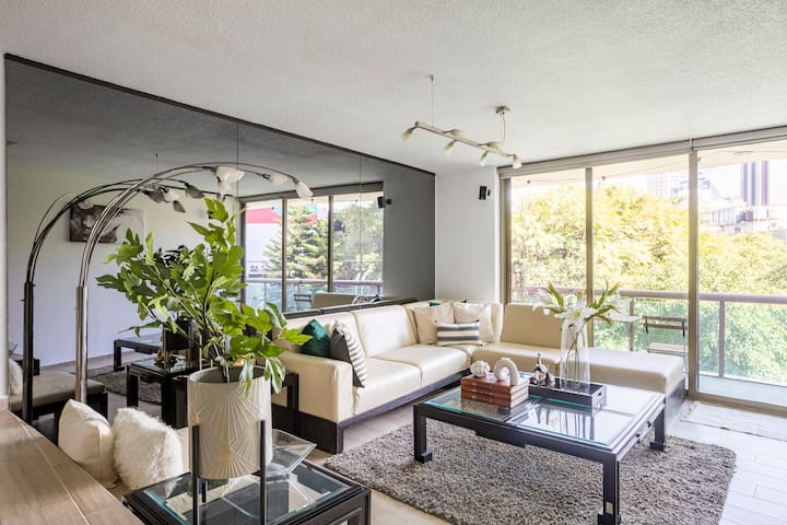 Cerca Embajada Estados Unidos, Ángel Independencia gallery image 3