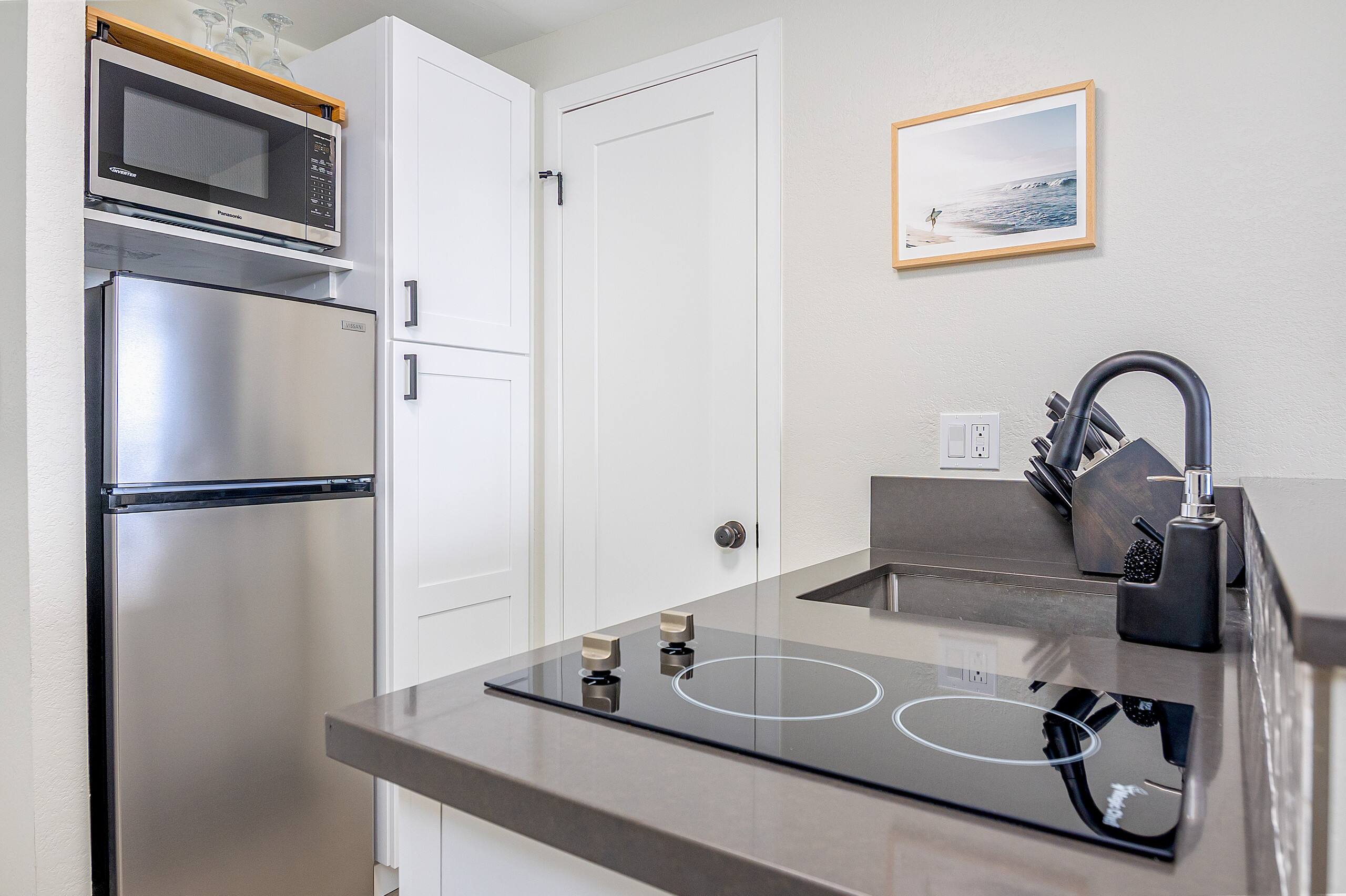Condo in Honolulu · ★4.93 · Studio · 1 bed · 1 bath - Image 5