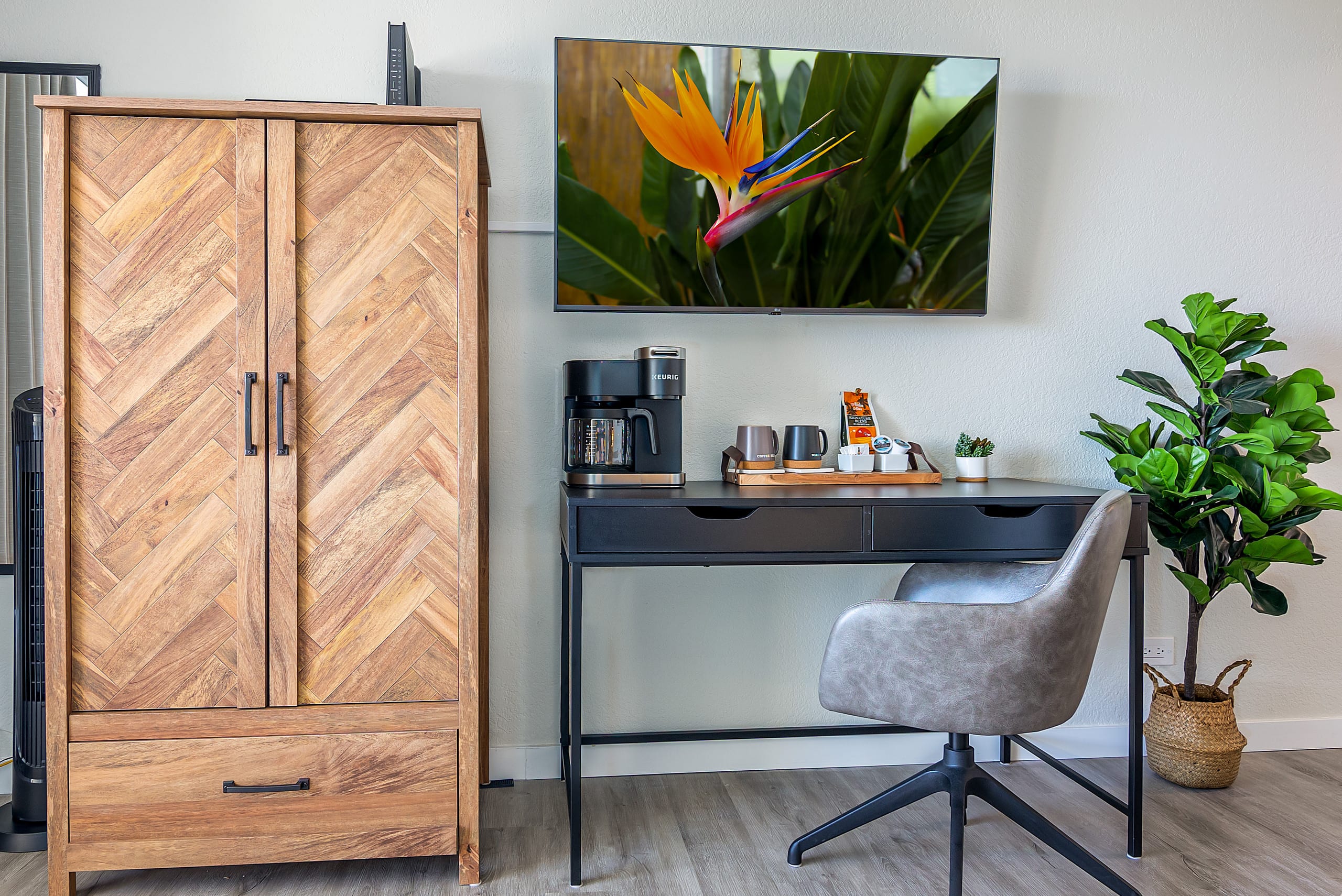 Condo in Honolulu · ★4.93 · Studio · 1 bed · 1 bath - Image 6