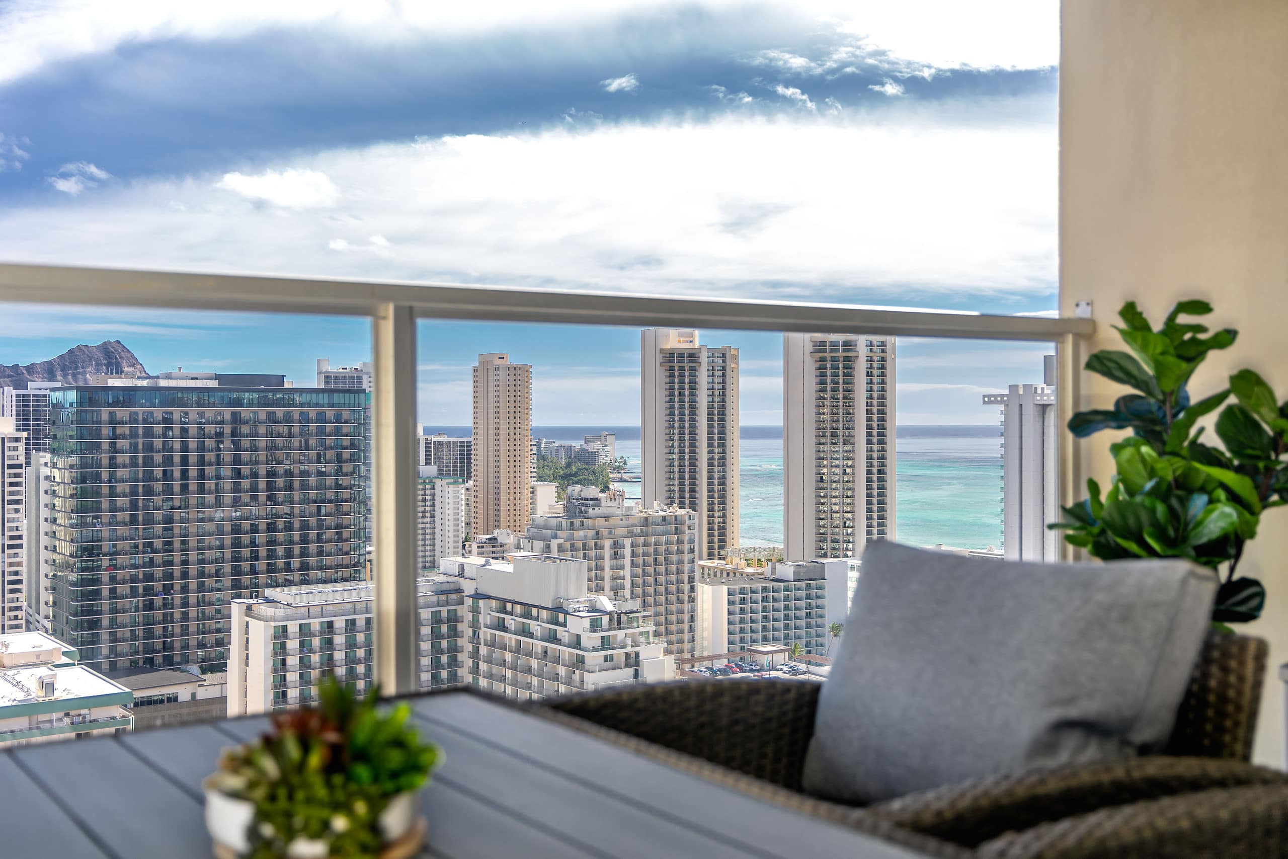 Condo in Honolulu · ★4.93 · Studio · 1 bed · 1 bath - Image 13