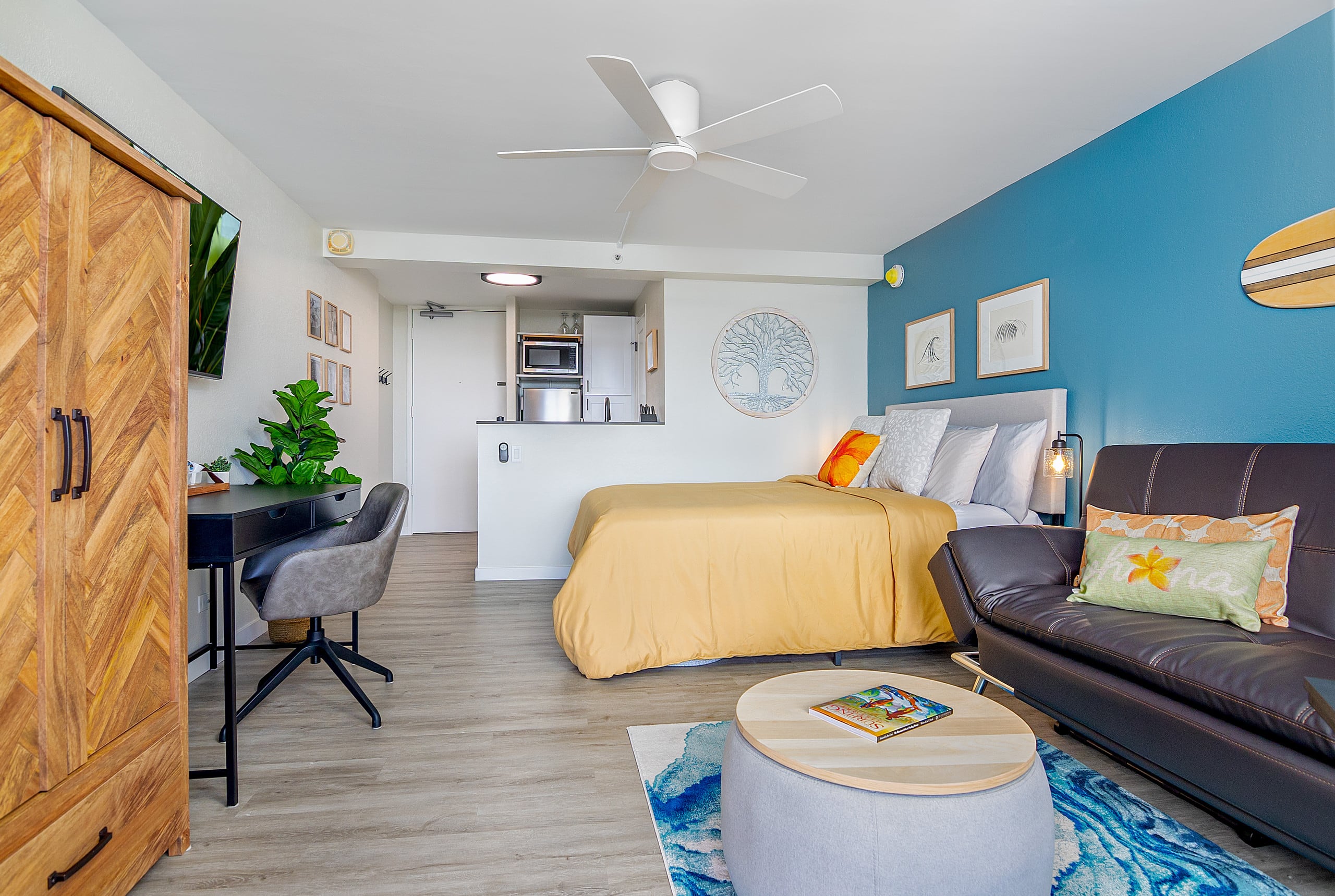 Condo in Honolulu · ★4.93 · Studio · 1 bed · 1 bath - Image 8