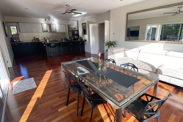 Summer’s Retreat gallery image 4