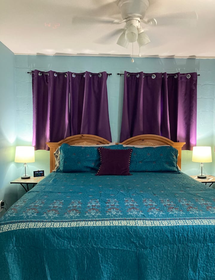 1号卧室配备加大双人床