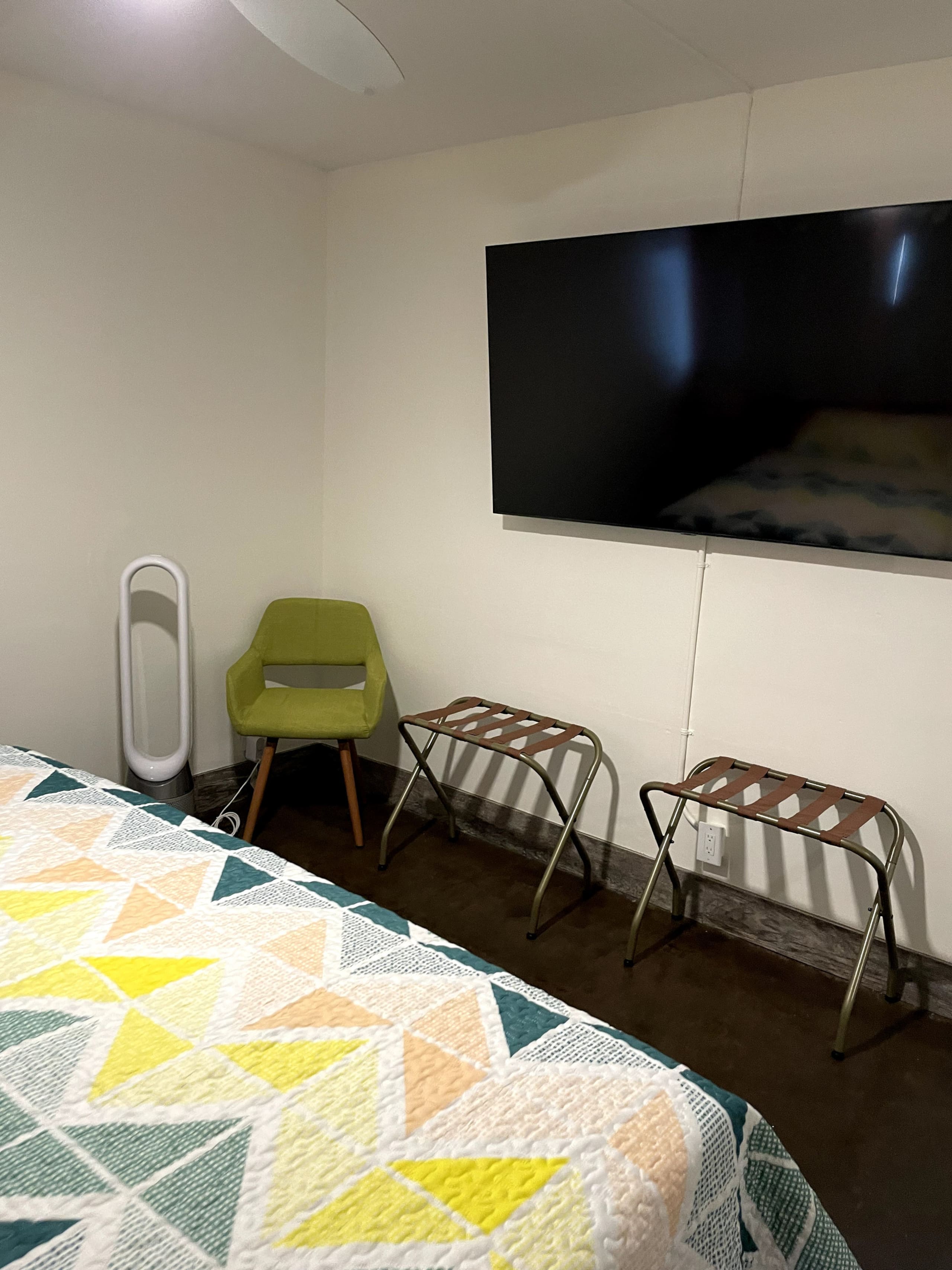 Condo in Kihei · ★4.96 · 1 bedroom · 2 beds · 1 private bath - Image 10