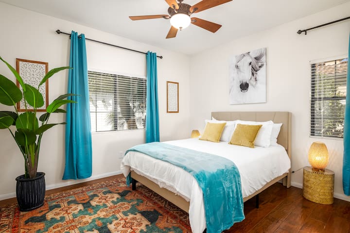 Casita Bedroom #2 with Queen size memory foam mattress