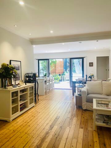 Beautiful home & Cabin walking distance to Avalon gallery image 3