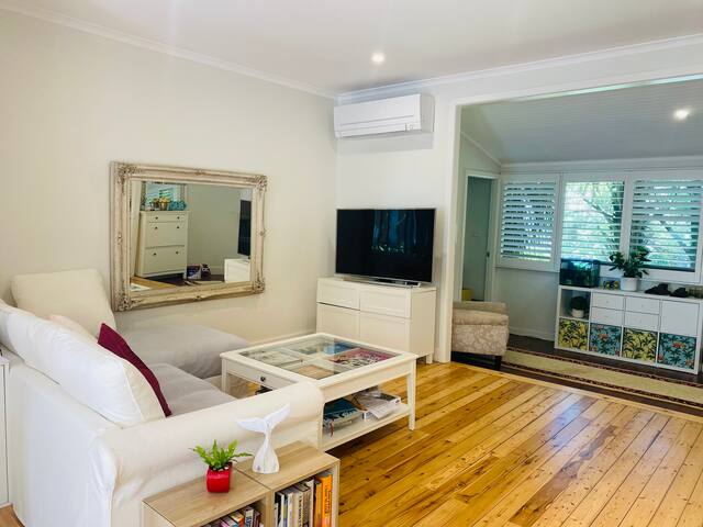 Beautiful home & Cabin walking distance to Avalon gallery image 2