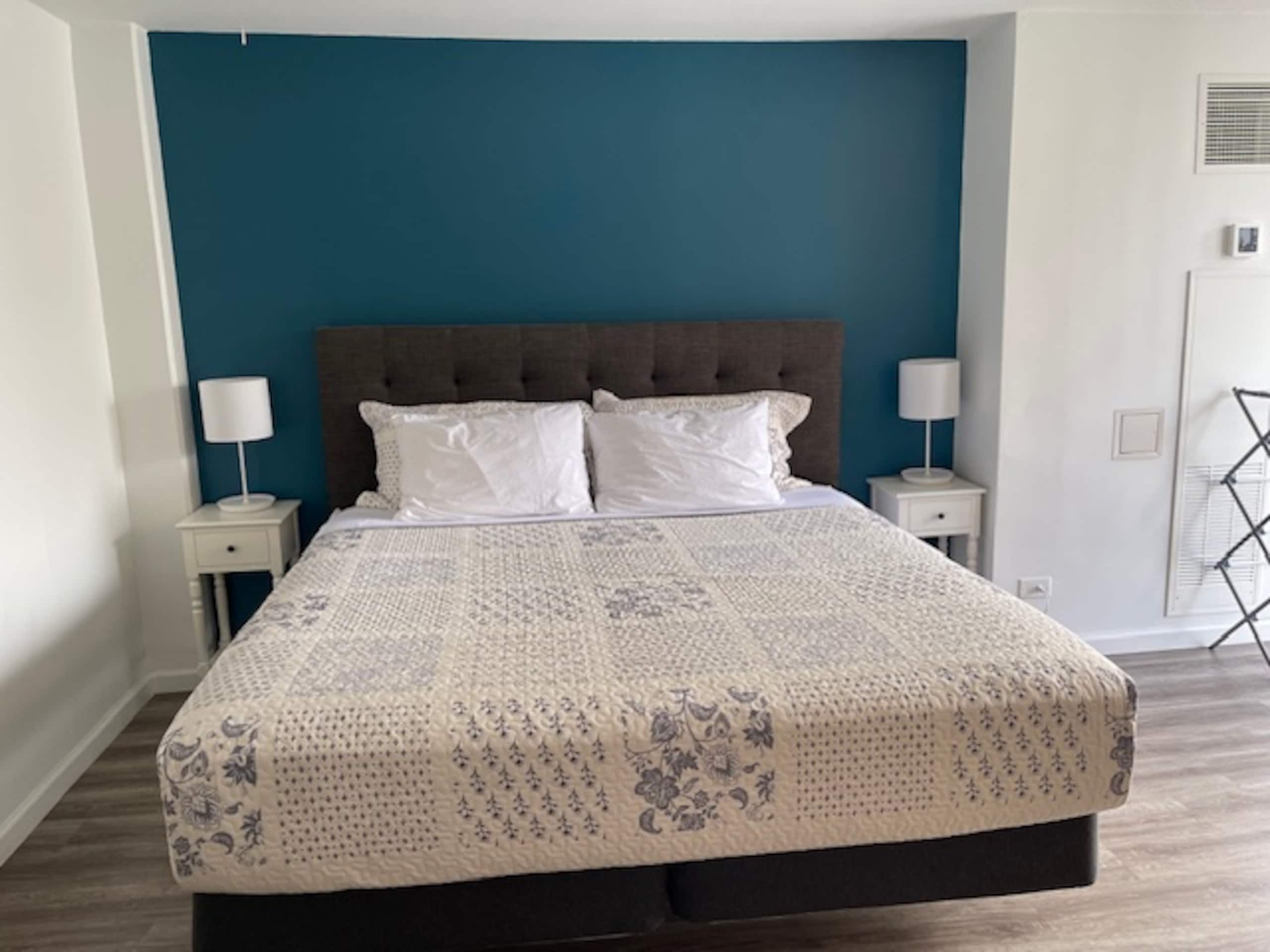 Condo in Honolulu · ★4.75 · Studio · 1 bed · 1 private bath - Image 18